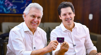 Daniel Vilela lidera pesquisa estimulada para o Governo de Goiás; aprovação de Caiado chega a 84,7%